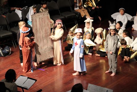 Forest Nativity 2021: A Midwife Crisis