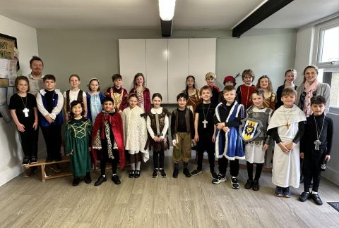 Year 4’s Triumph: ‘Henry’s Break from Rome’ Assembly Wows Audience